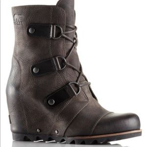 BNWT Sorel Joan of Arctic Wedge boots! 🖤